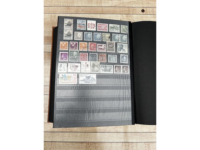 Postzegelverzameling - afbeelding 29 van  49