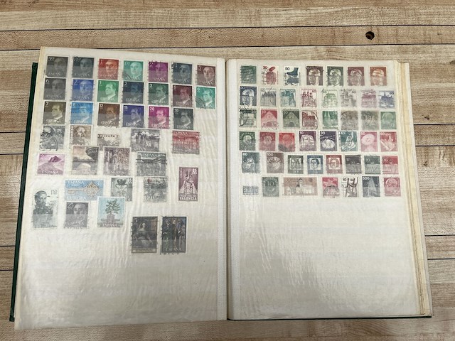 Postzegelverzameling - afbeelding 40 van  49