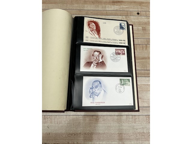 Postzegelverzameling - afbeelding 10 van  17