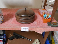 Pot met deksel in hout - afbeelding 1 van  1