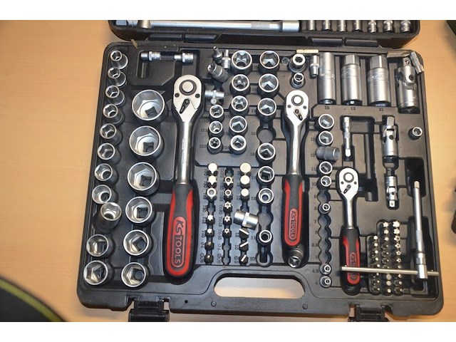 Power inverter kemot urz 3162, 2 x boorkoppenset parkside, dopsleutelset kstools - afbeelding 2 van  8