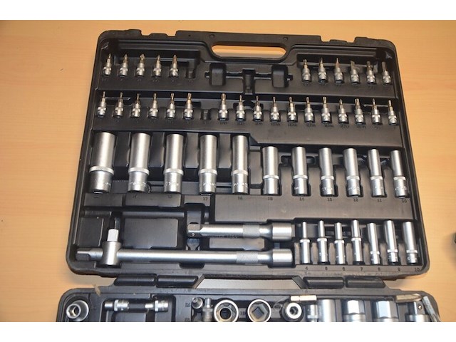 Power inverter kemot urz 3162, 2 x boorkoppenset parkside, dopsleutelset kstools - afbeelding 3 van  8