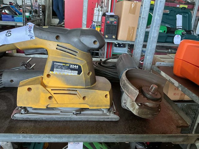 Power plus + bosch oppervlakteslijpmachines (2x) - afbeelding 1 van  2