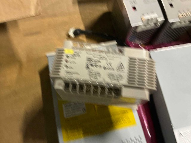 Power supply (8x) - afbeelding 7 van  7