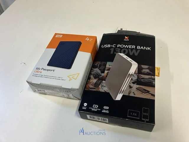 Powerbank titan en externe harde schijf wd - afbeelding 1 van  3