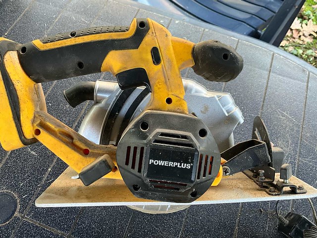 Powerplus (haakse) cirkelzaag en haakse slijper (2x) - afbeelding 2 van  6
