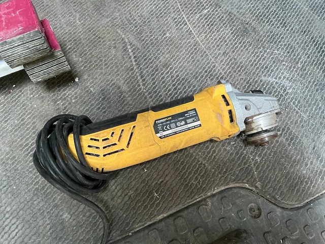 Powerplus powx0611 haakse slijpmachine - afbeelding 1 van  3