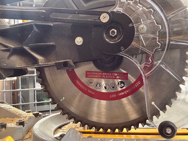 Powerplus powx075730s telescopische verstekzaag - afbeelding 1 van  1