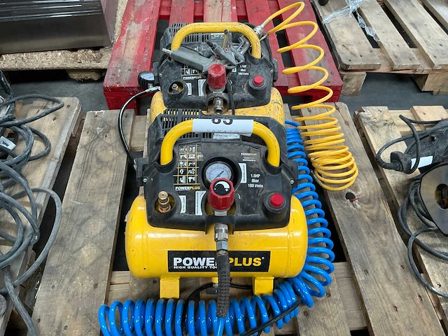 Powerplus powx1721 luchtcompressor (2x) - afbeelding 1 van  3