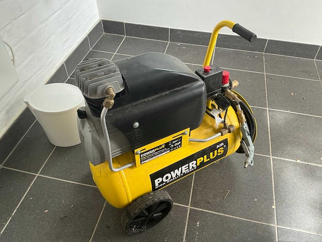 Powerplus powx1790 mobiele minicompressor - afbeelding 3 van  4