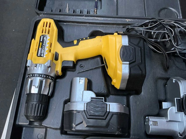 Powerplus x0057 accu schroefmachine - afbeelding 1 van  2