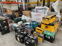 Powertools- solar - bouwmachines uit showroomopruiming