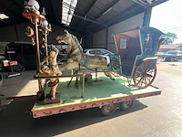 Praalkoets op aanhangwagen - afbeelding 4 van  6