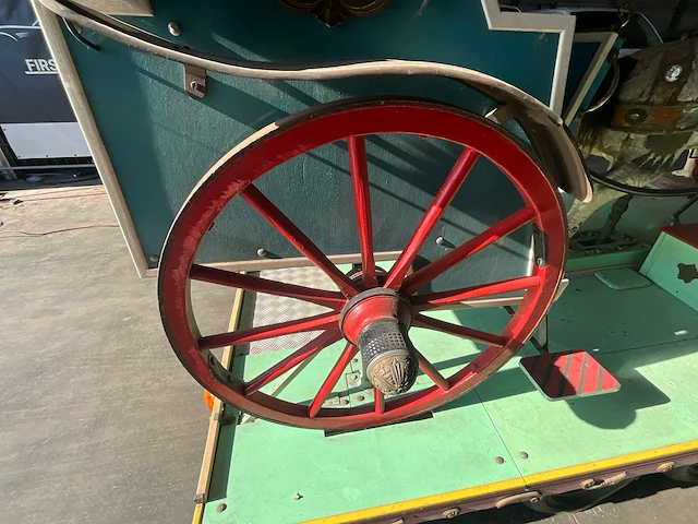 Praalkoets op aanhangwagen - afbeelding 3 van  46