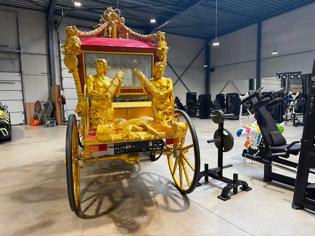 Praalwagen koets - afbeelding 21 van  26