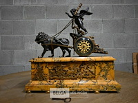 Prachtige antieke klok op marmeren voet - afbeelding 1 van  8