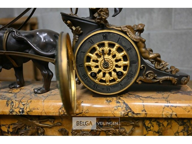 Prachtige antieke klok op marmeren voet - afbeelding 5 van  8