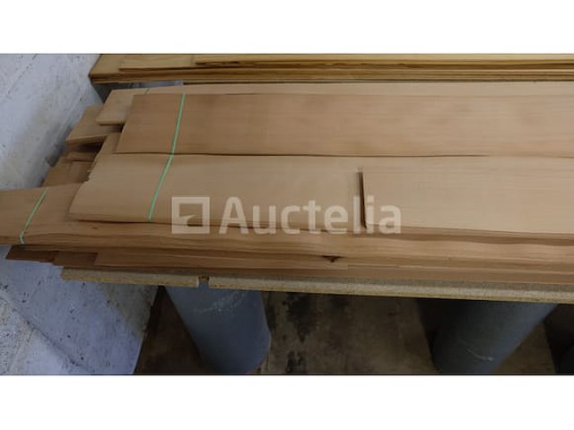 Prachtige gestoomde beukenfineer - afbeelding 2 van  5