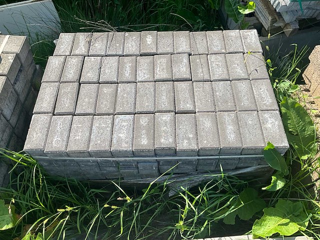 Prachtige parkeerplaats bestrating - afbeelding 22 van  23