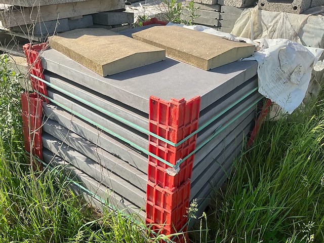 Prachtige parkeerplaats bestrating - afbeelding 17 van  48