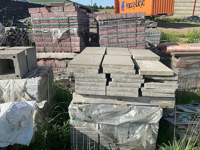 Prachtige parkeerplaats bestrating - afbeelding 18 van  48