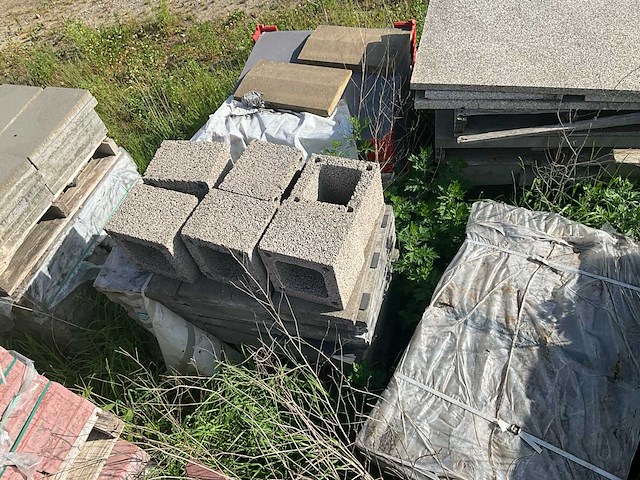Prachtige parkeerplaats bestrating - afbeelding 36 van  48