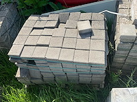 Prachtige parkeerplaats bestrating - afbeelding 2 van  27