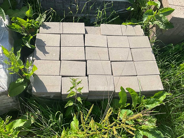 Prachtige parkeerplaats bestrating - afbeelding 3 van  27
