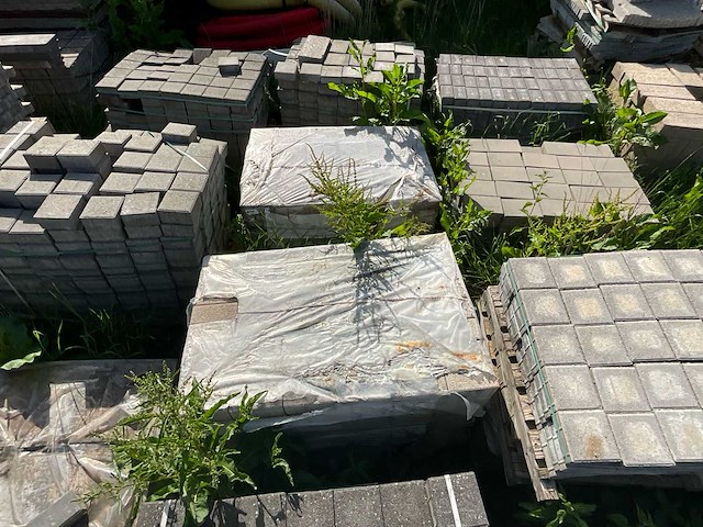 Prachtige parkeerplaats bestrating - afbeelding 25 van  27