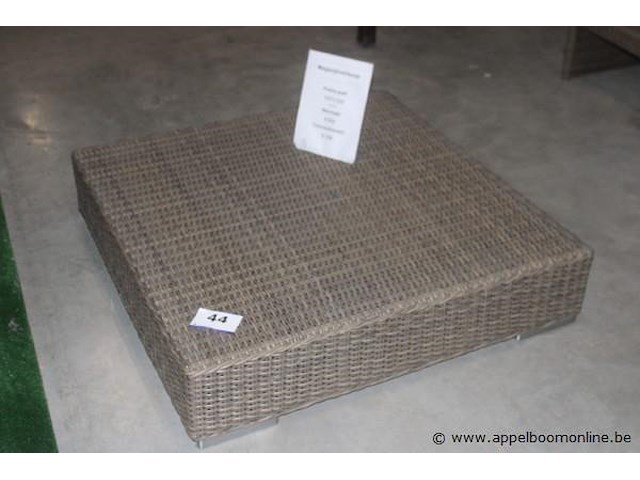 Pravia poef 112x112cm - poot alu - wicker old grey - afbeelding 1 van  1
