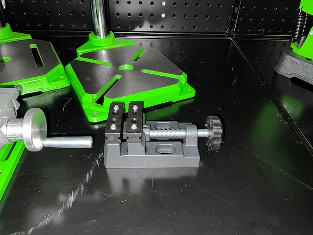 Precisie kolomboormachine voor modelbouw en details - afbeelding 5 van  11