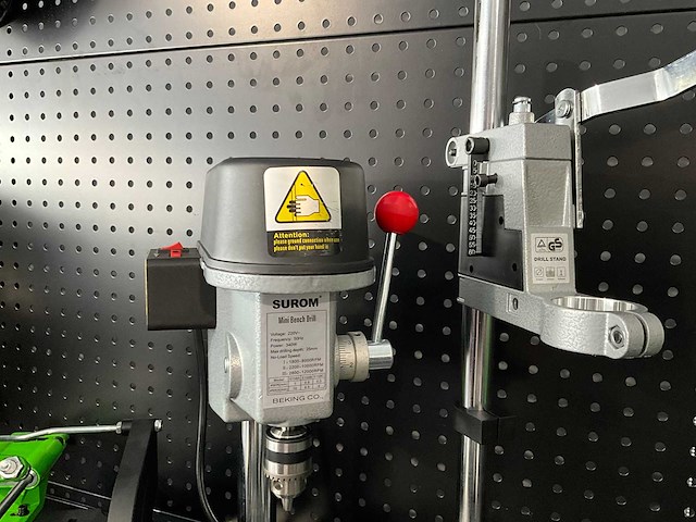 Precisie kolomboormachine voor modelbouw en details - afbeelding 4 van  6