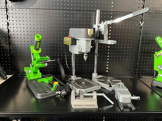 Precisie kolomboormachine voor modelbouw en details - afbeelding 1 van  6