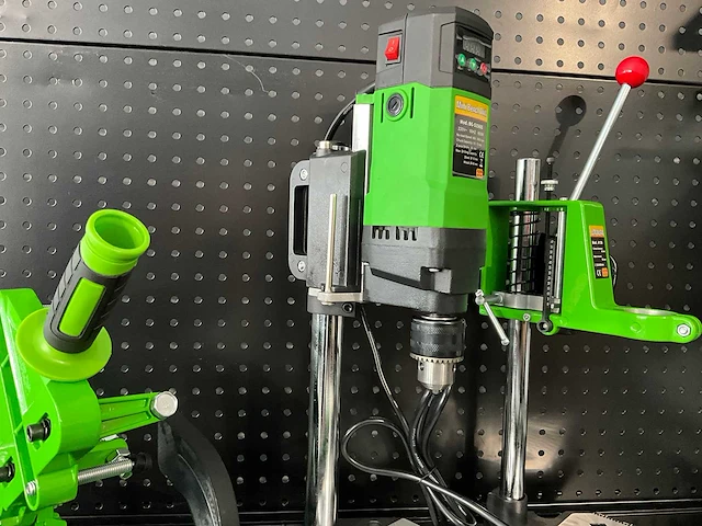 Precisie kolomboormachine voor modelbouw en details - afbeelding 3 van  8