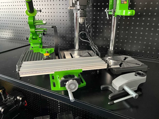 Precisie kolomboormachine voor modelbouw en details - afbeelding 6 van  8