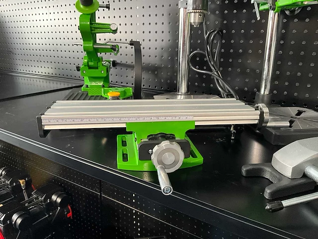 Precisie kolomboormachine voor modelbouw en details - afbeelding 8 van  8
