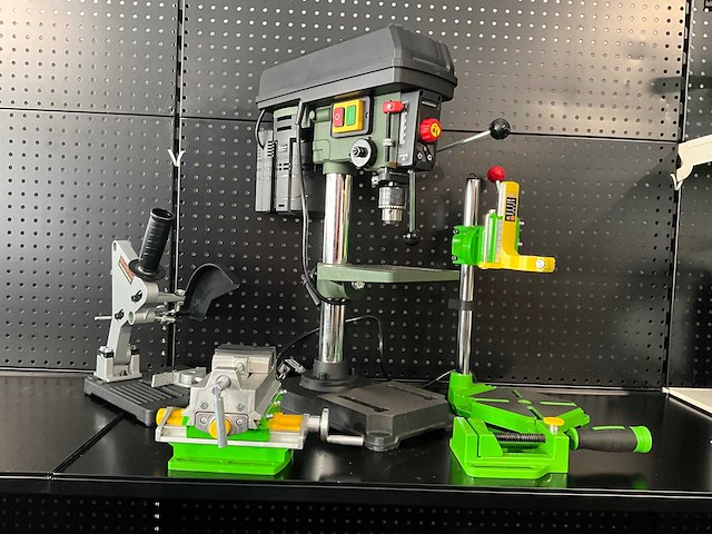 Precisie kolomboormachine voor modelbouw en details - afbeelding 1 van  7