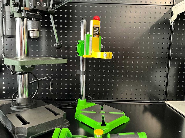 Precisie kolomboormachine voor modelbouw en details - afbeelding 3 van  7