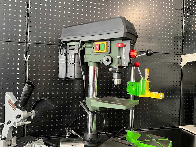 Precisie kolomboormachine voor modelbouw en details - afbeelding 6 van  7