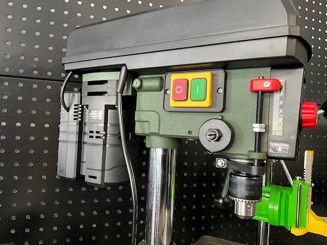 Precisie kolomboormachine voor modelbouw en details - afbeelding 7 van  7