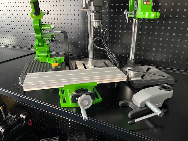 Precisie kolomboormachine voor modelbouw en details - afbeelding 3 van  3