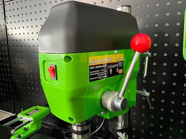 Precisie kolomboormachine voor modelbouw en details - afbeelding 2 van  11