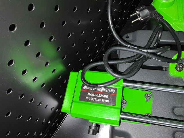 Precisie kolomboormachine voor modelbouw en details - afbeelding 9 van  11