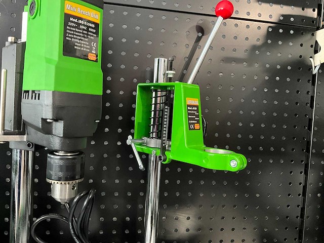 Precisie kolomboormachine voor modelbouw en details - afbeelding 8 van  8