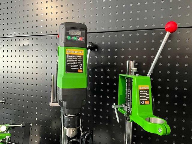 Precisie kolomboormachine voor modelbouw en details - afbeelding 5 van  8