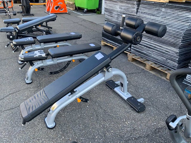 Precor abdominal crunch bench krachtstation - afbeelding 2 van  3