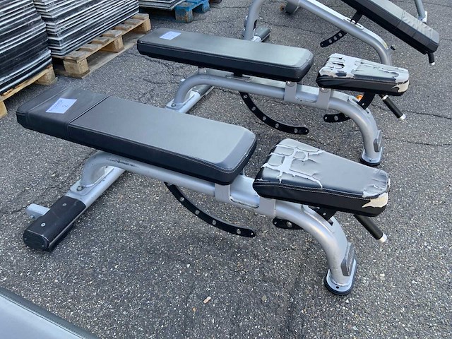 Precor adjustable bench krachtstation - afbeelding 1 van  4