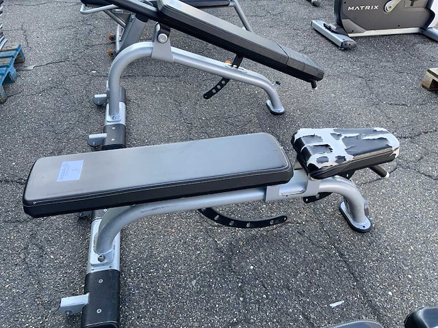 Precor adjustable bench krachtstation - afbeelding 1 van  3