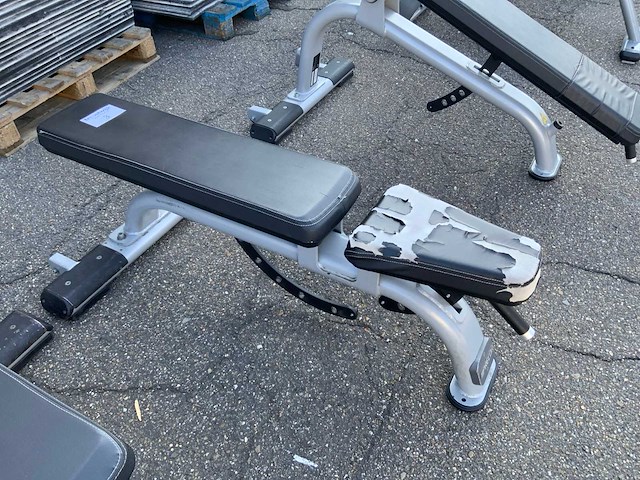 Precor adjustable bench krachtstation - afbeelding 2 van  3