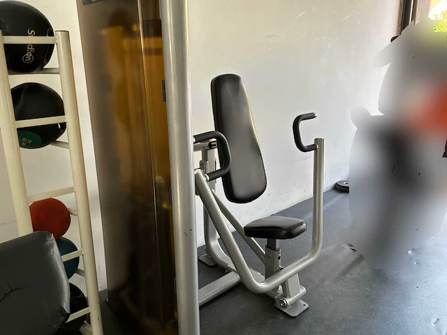 Precor chest press multigym - afbeelding 2 van  4